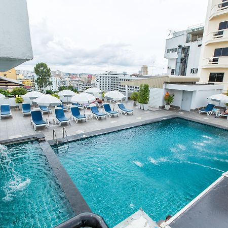 Flipper House Hotel - Sha Extra Plus Pattaya Exterior photo
